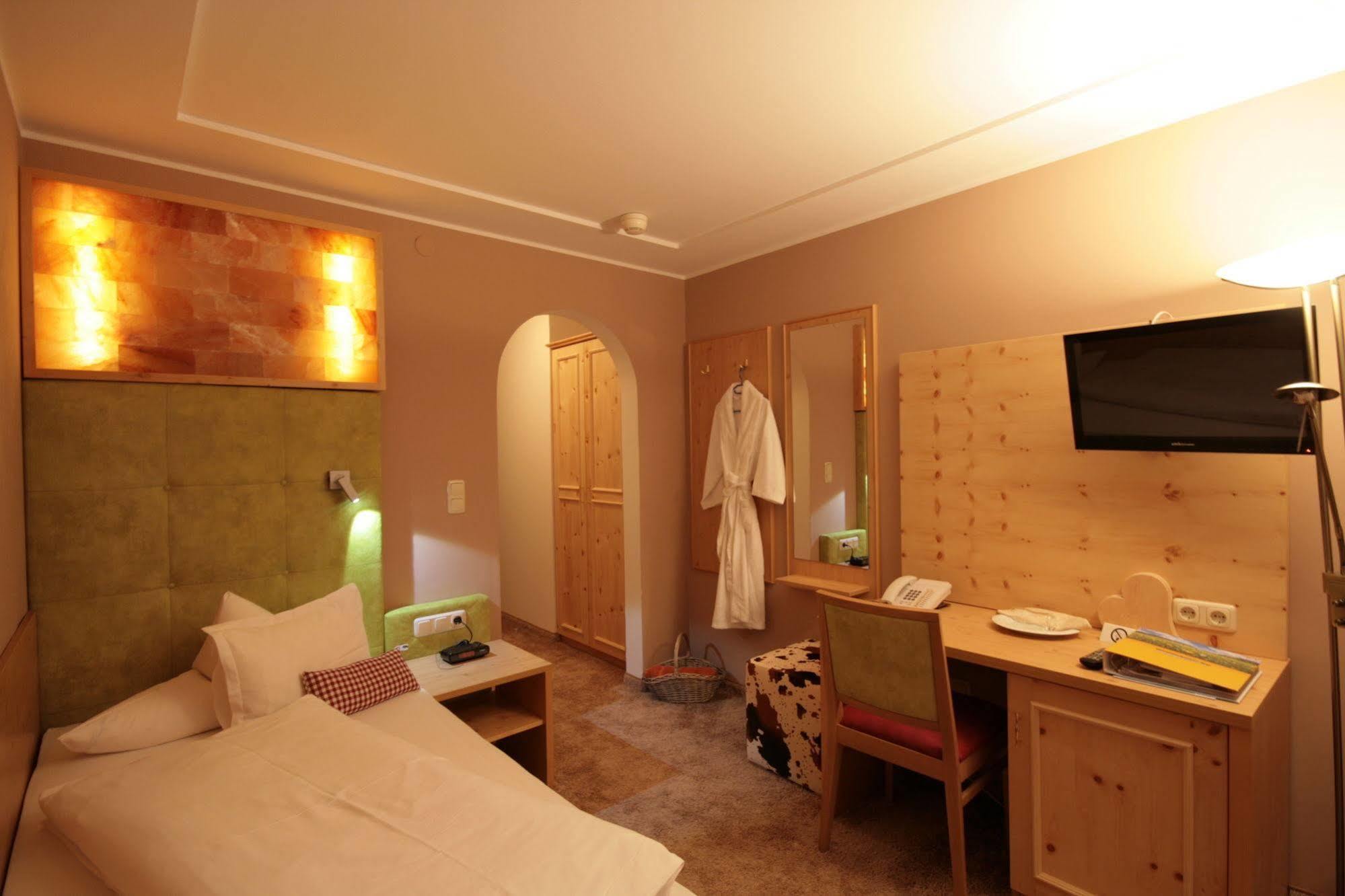 Hotel "Zum Ritter" 탄하임 외부 사진